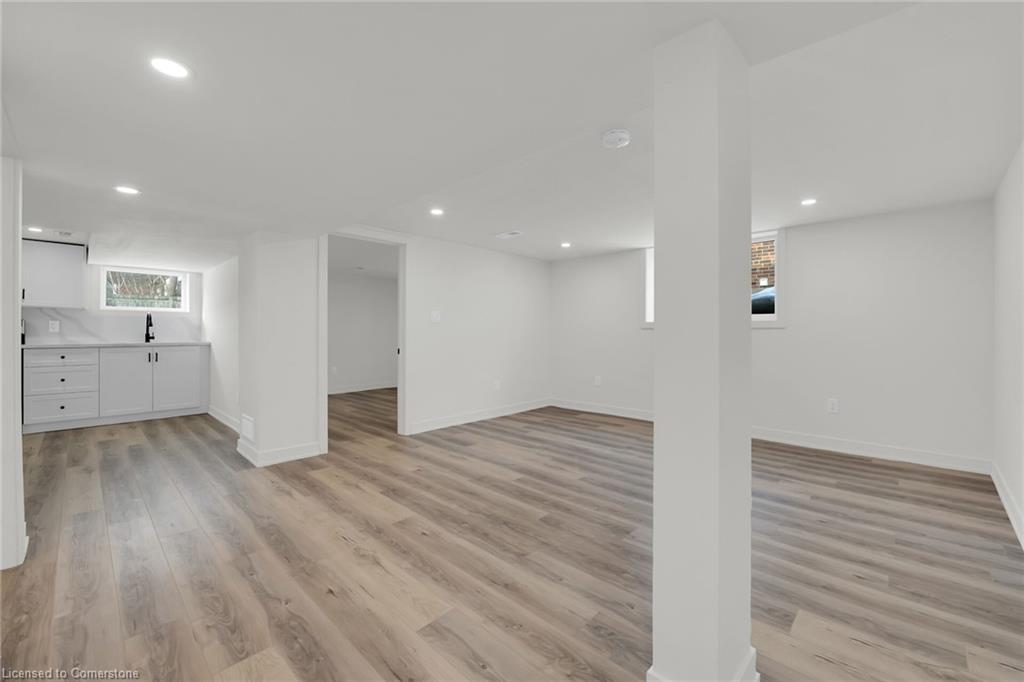 178 East 34th Street Property Photo 21