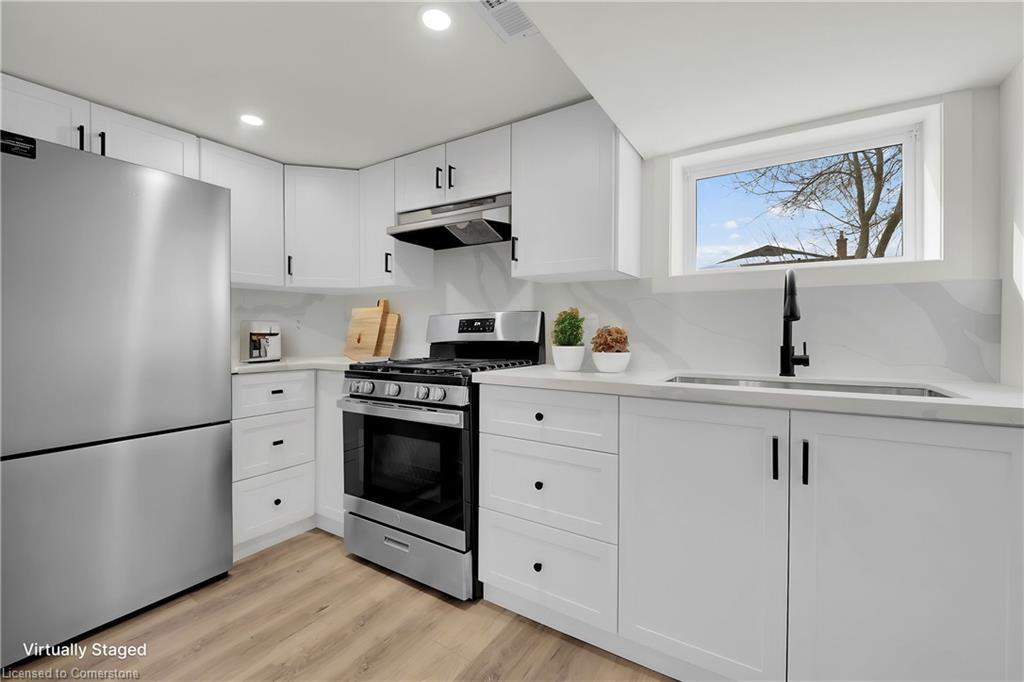178 East 34th Street Property Photo 24