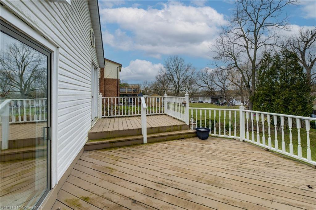 179 Queen Street E Property Photo 9