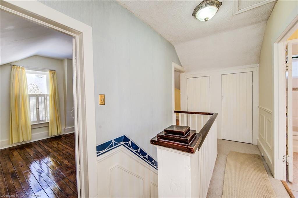 179 Queen Street E Property Photo 21