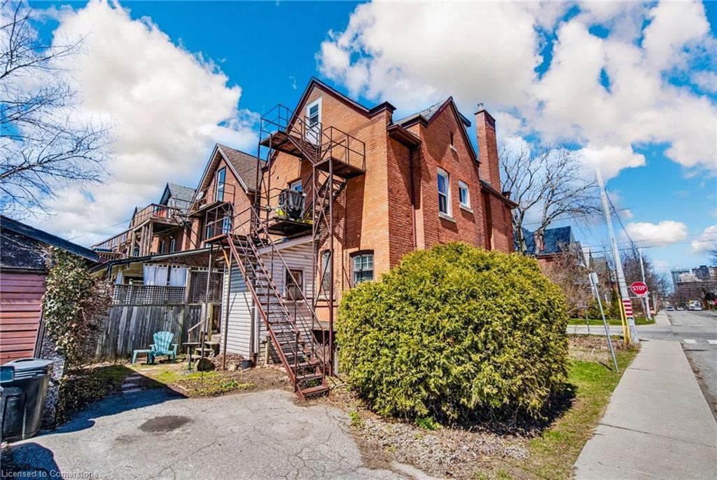 177 Markland Street Property Photo 4