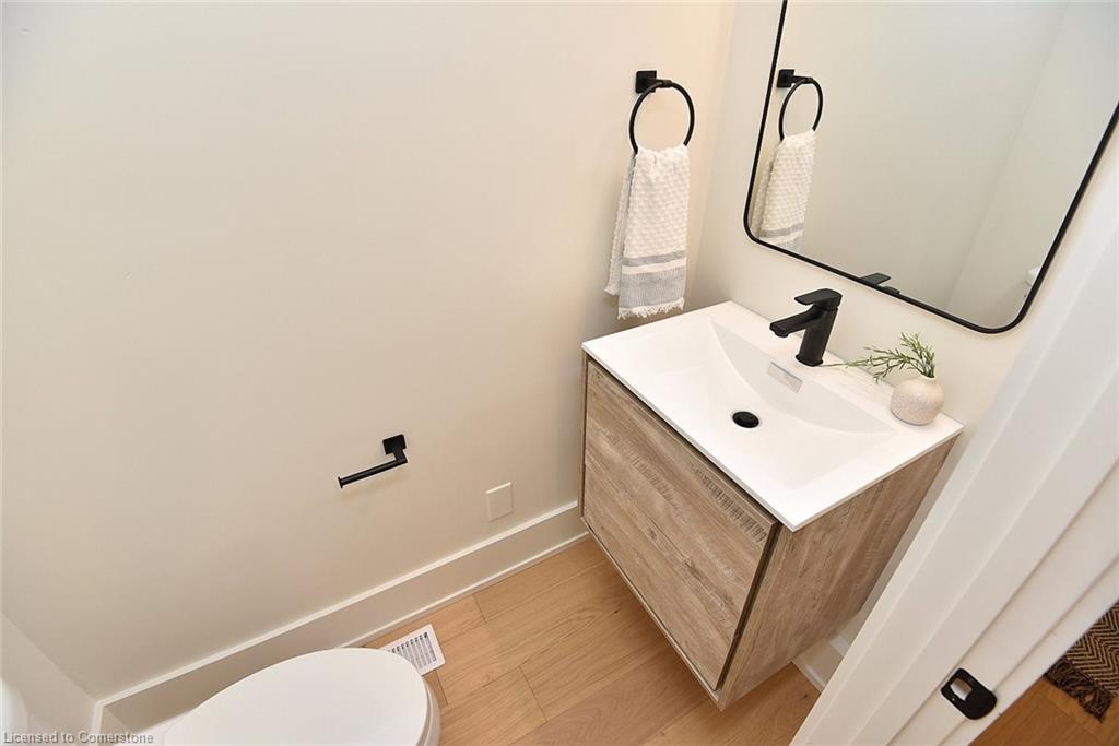 201-284 Wilson Street E Property Photo 23