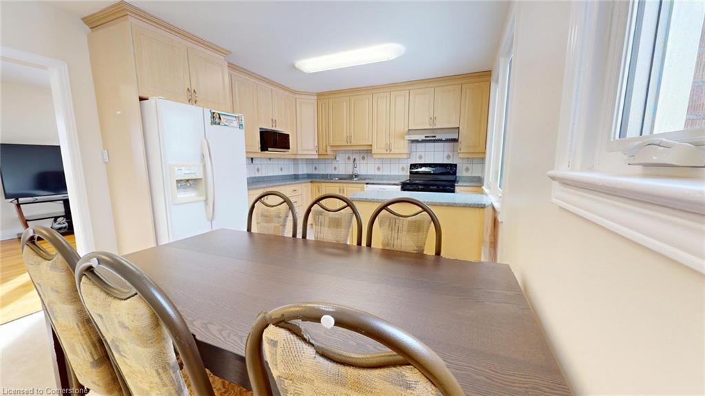 25 Seguin Street Property Photo 5