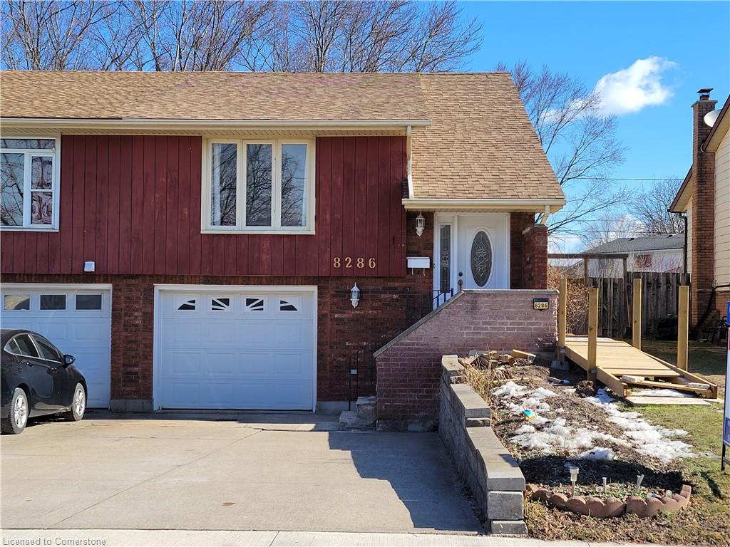 8286 Mundare Crescent Property Photo