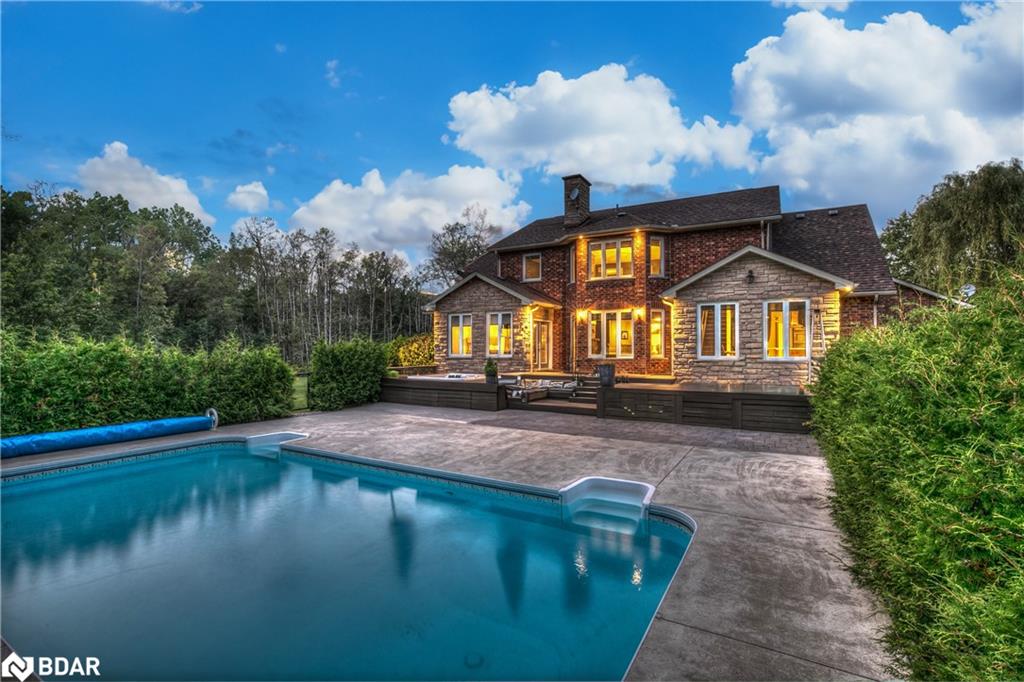 1775 9th Line Property Photo 3