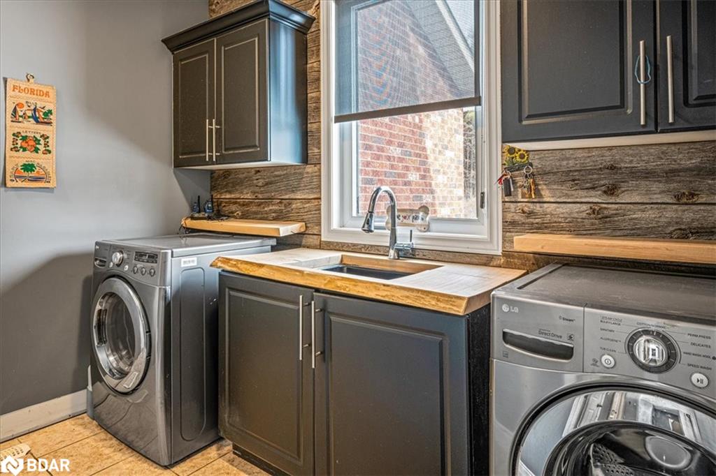 1775 9th Line Property Photo 22