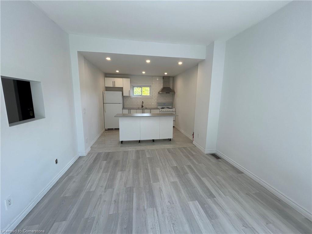 2-51 Wentworth Street S Property Photo