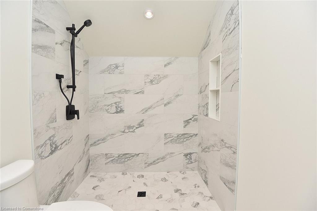 202-284 Wilson Street E Property Photo 21