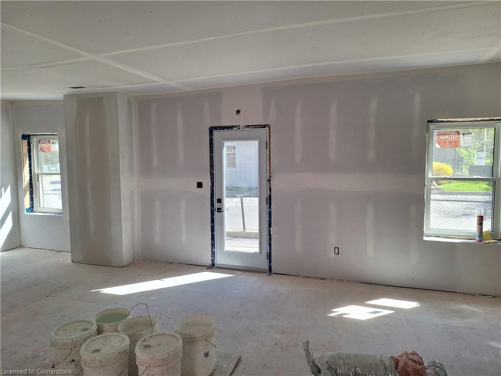 103-280 Wilson Street E Property Photo 2