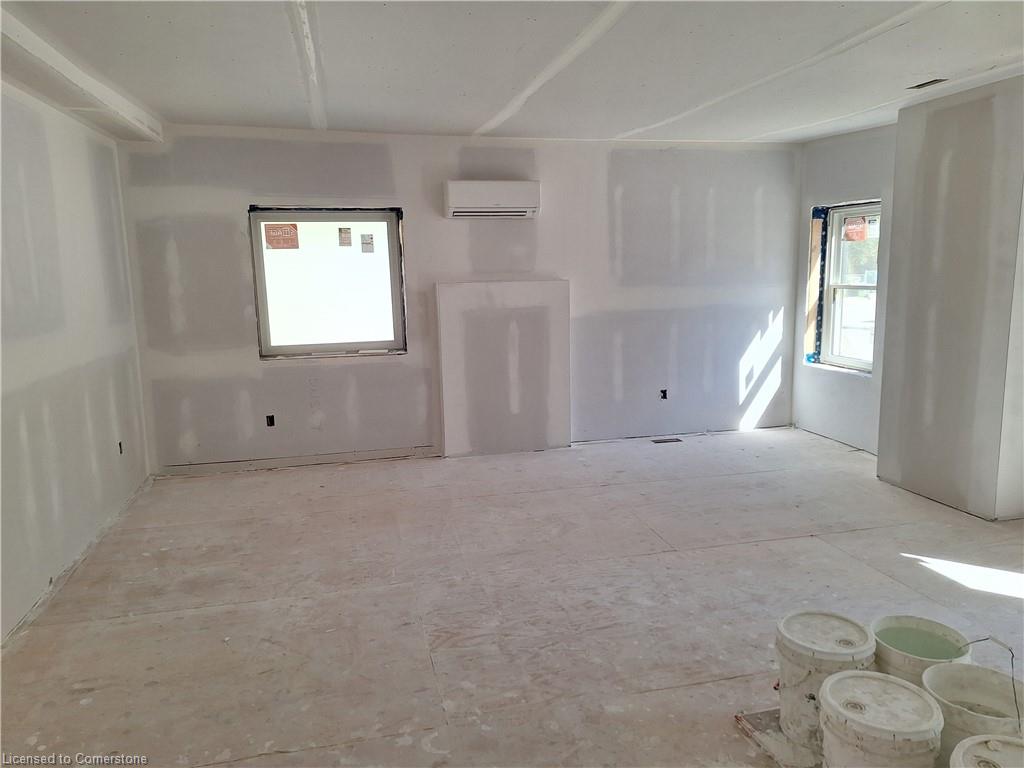 103-280 Wilson Street E Property Photo 4