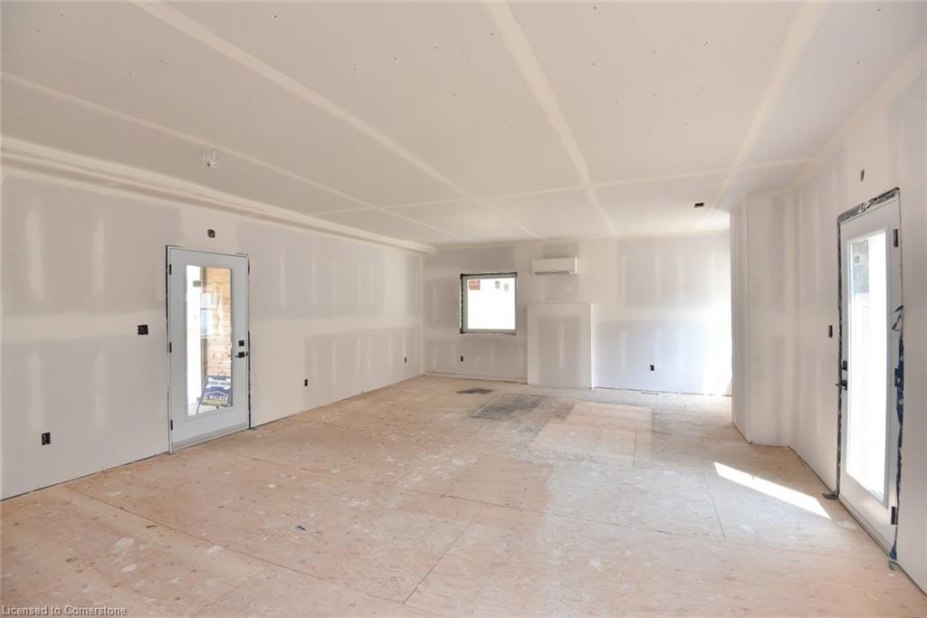 103-280 Wilson Street E Property Photo 7