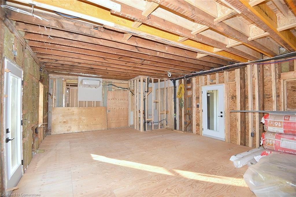 103-280 Wilson Street E Property Photo 23