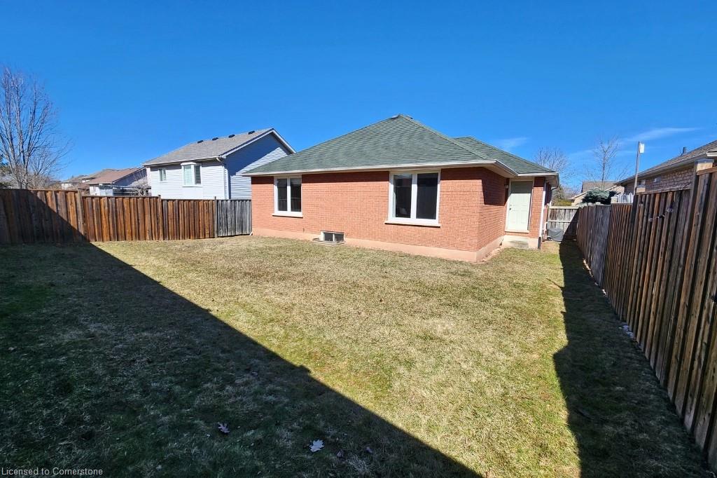 77 Colonial Crescent Property Photo 35
