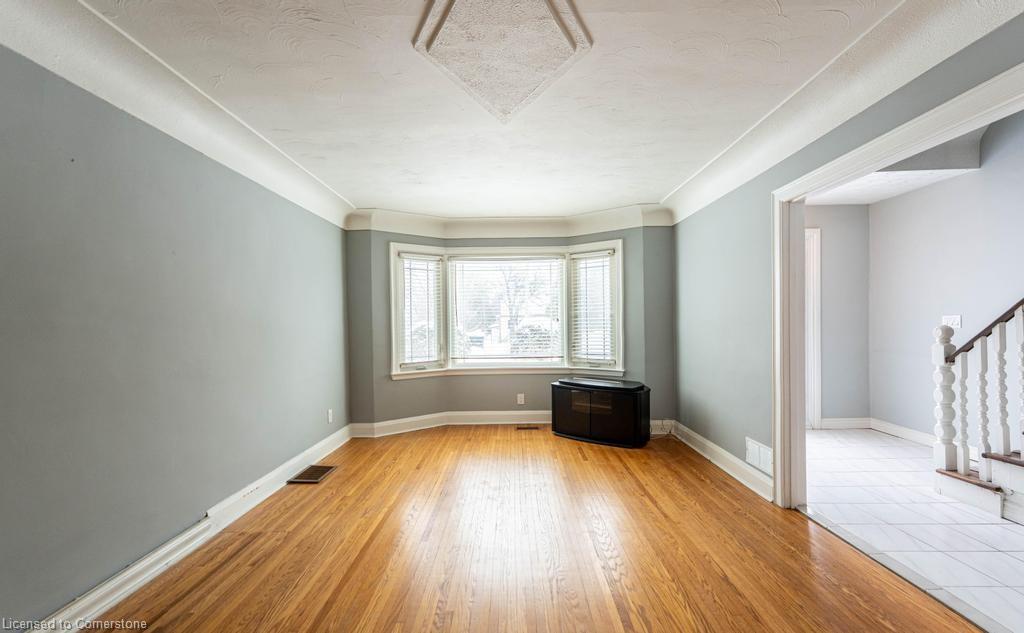 854 West 5th Street Property Photo 4