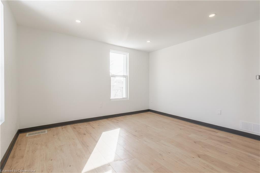 32 Britannia Avenue Property Photo 10