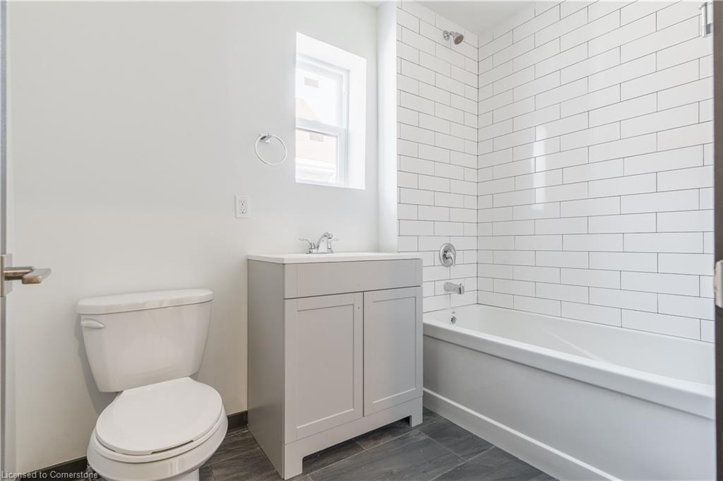 32 Britannia Avenue Property Photo 18
