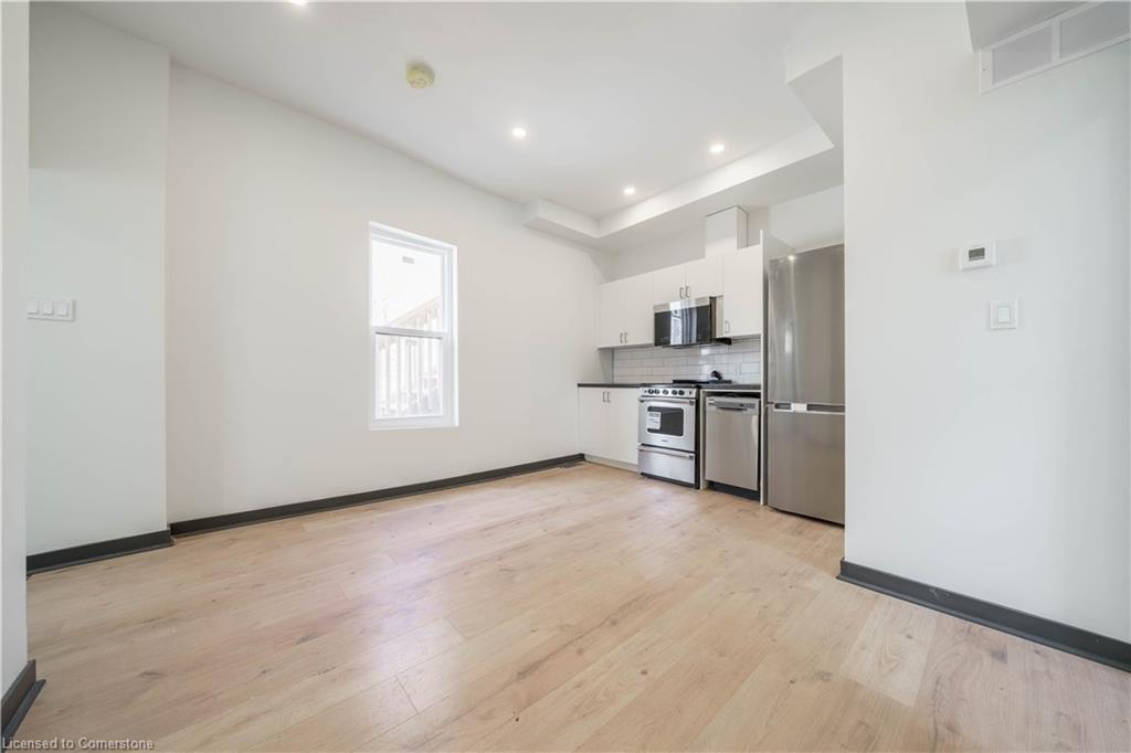 32 Britannia Avenue Property Photo 27