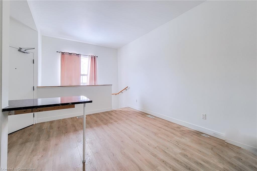 5-255 Emerald Street N Property Photo 6
