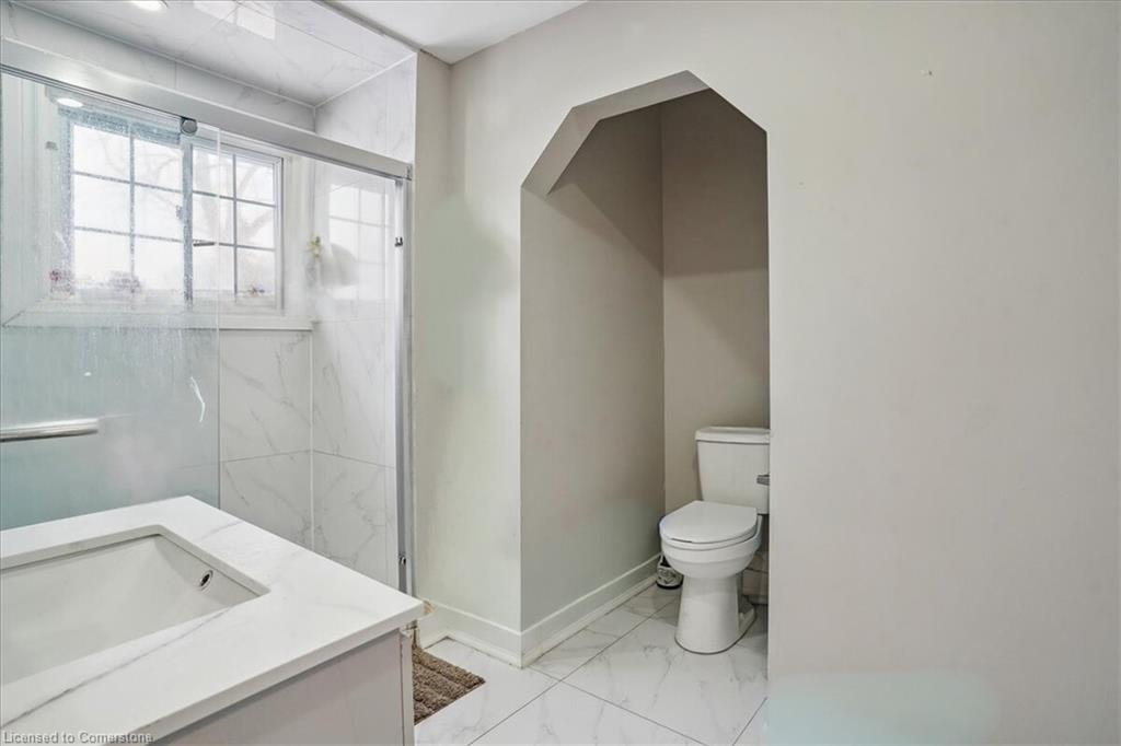 251 King Street E Property Photo 9