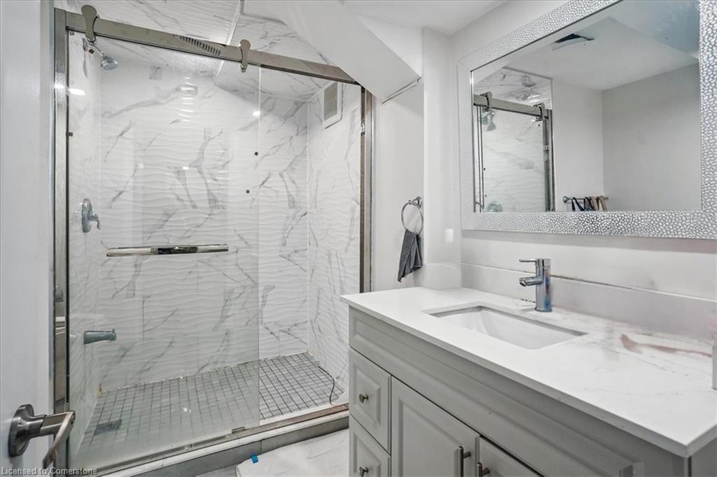251 King Street E Property Photo 17