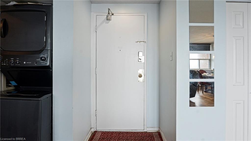501-293 Mohawk Road E Property Photo 5