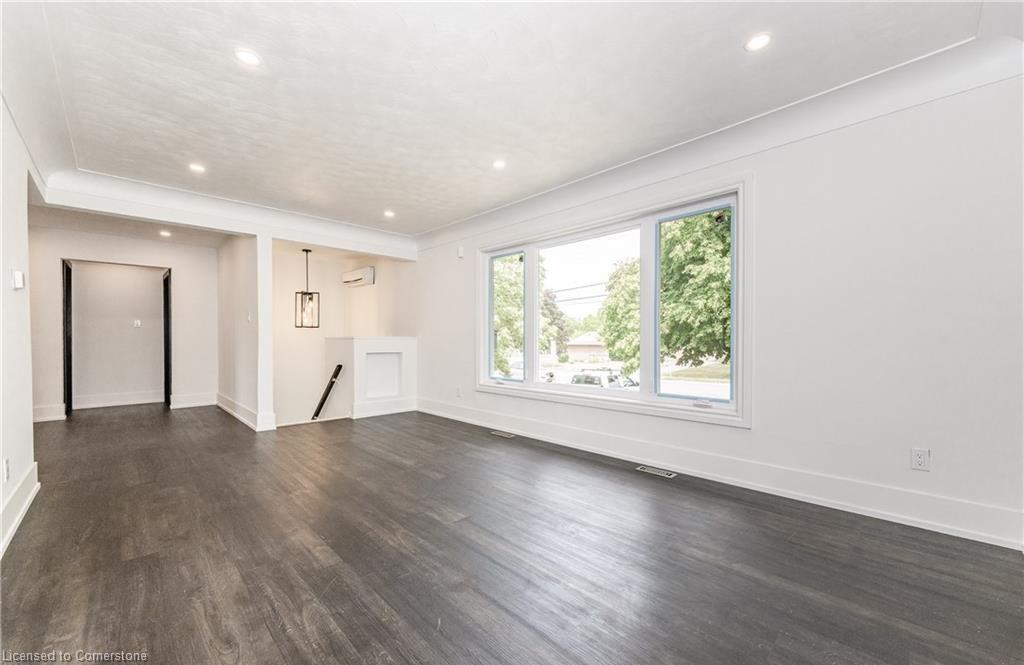 694 Upper Ottawa Street Property Photo 4