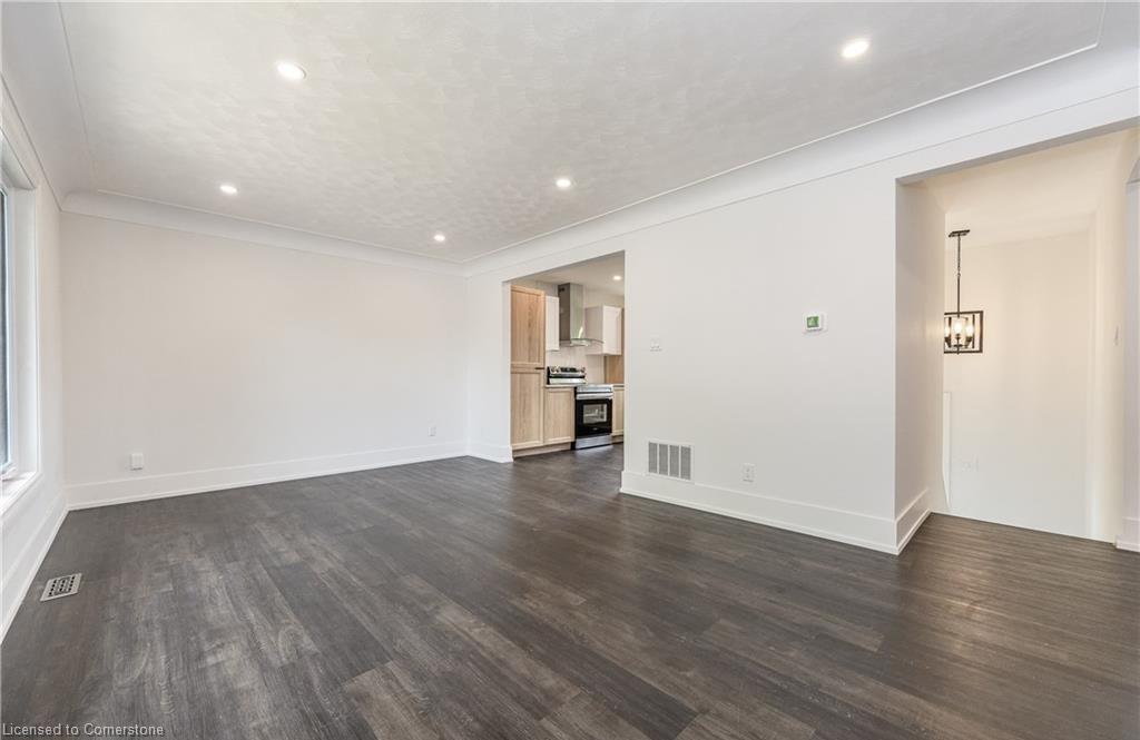694 Upper Ottawa Street Property Photo 5