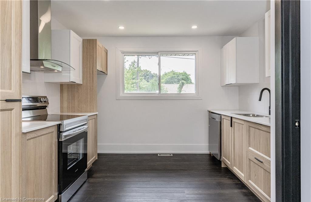 694 Upper Ottawa Street Property Photo 7