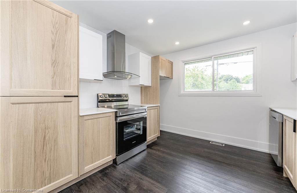 694 Upper Ottawa Street Property Photo 8