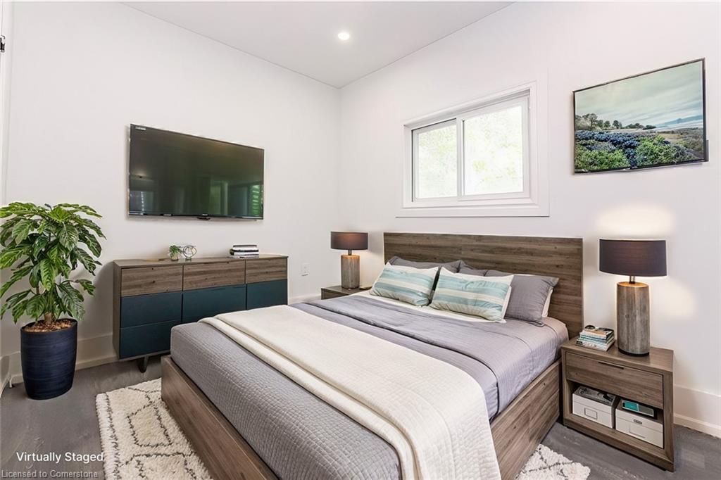 694 Upper Ottawa Street Property Photo 14