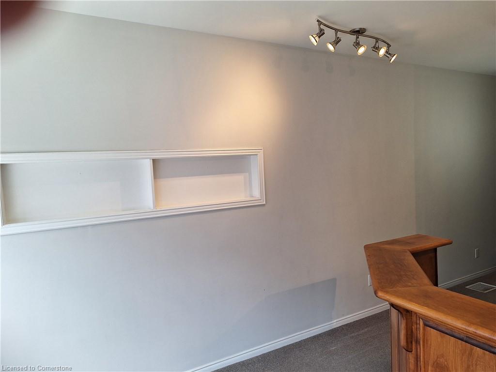 282 Wilson Street E Property Photo 5