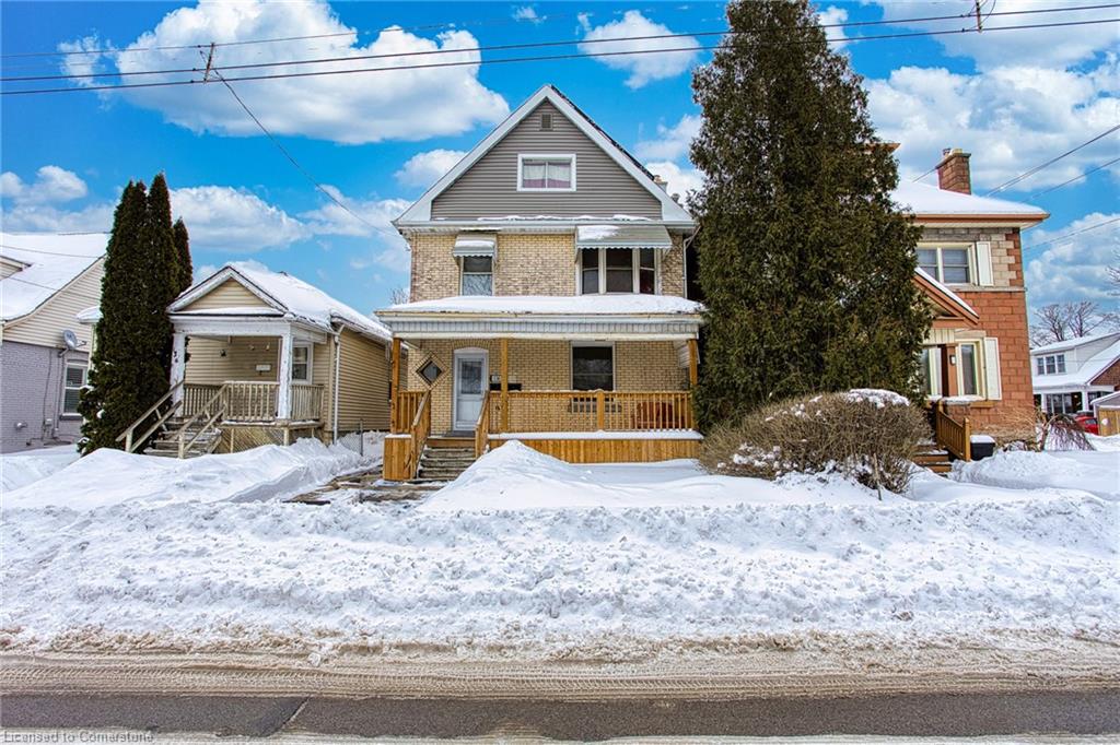 134 Rosslyn Avenue N Property Photo 2