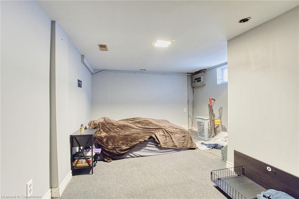 134 Rosslyn Avenue N Property Photo 14