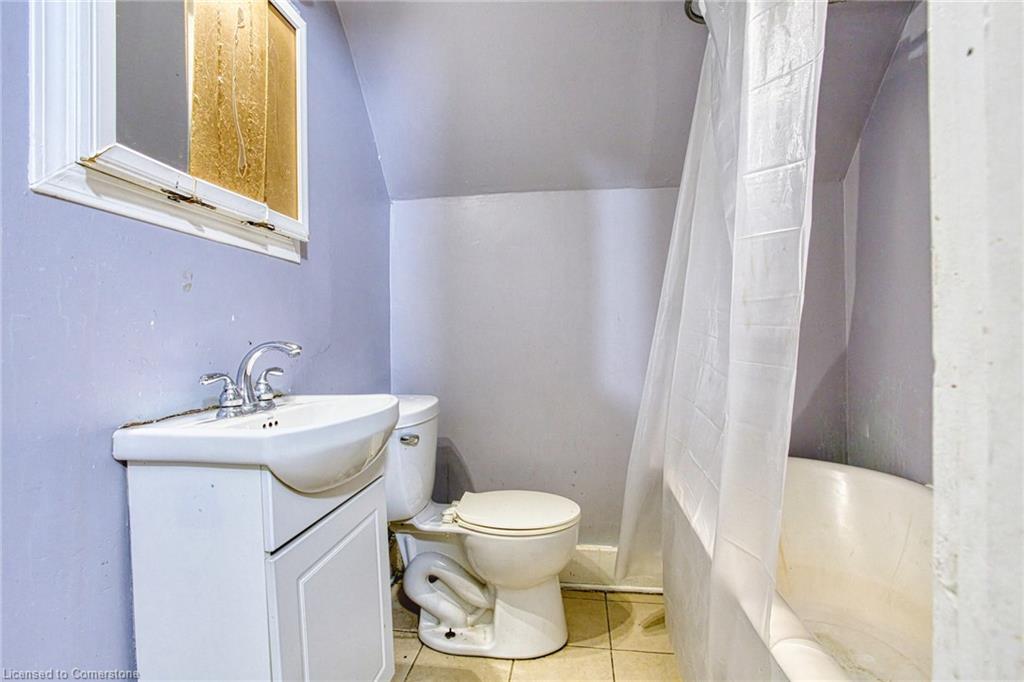 134 Rosslyn Avenue N Property Photo 19