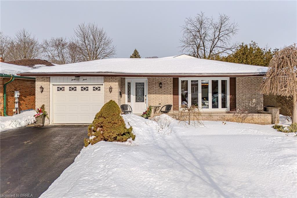 33 Ashgrove Avenue Property Photo