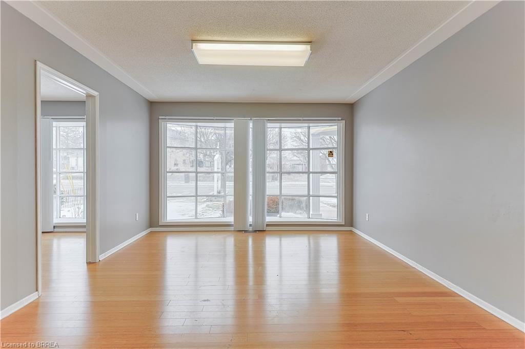 183 Erie Avenue Property Photo 20