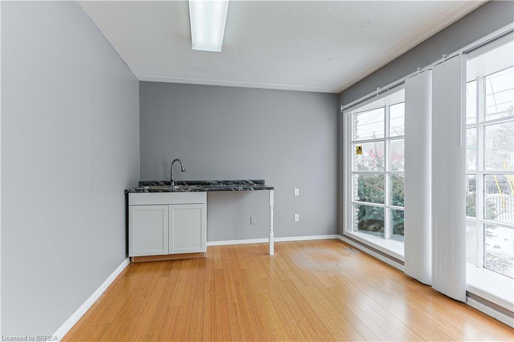 183 Erie Avenue Property Photo 24