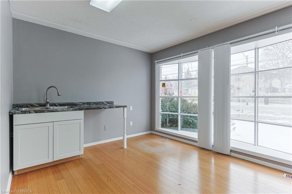 183 Erie Avenue Property Photo 25