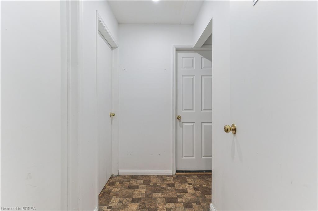 183 Erie Avenue Property Photo 29