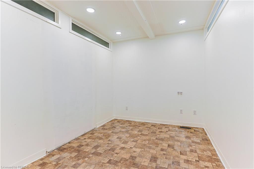 183 Erie Avenue Property Photo 30