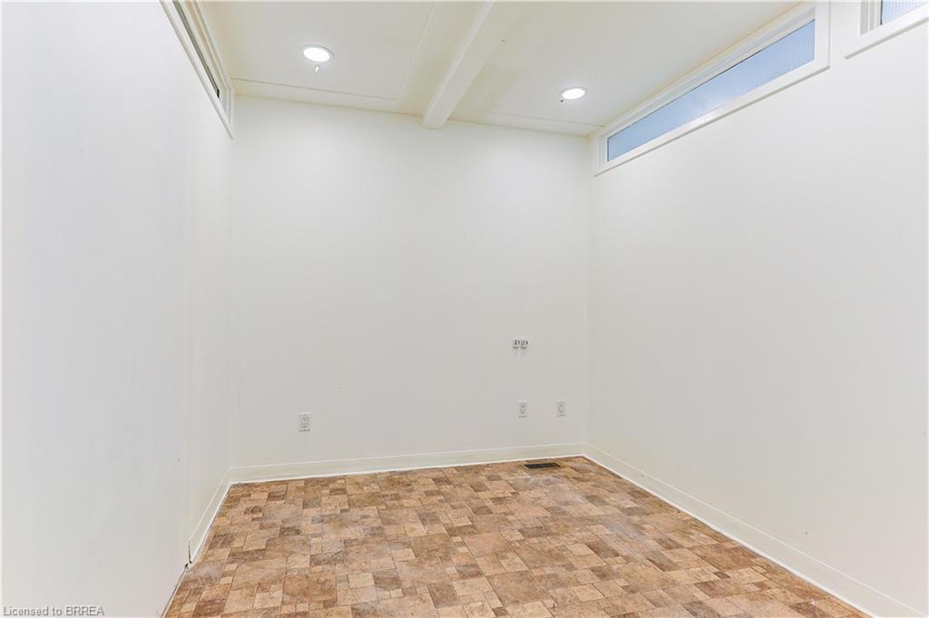 183 Erie Avenue Property Photo 31