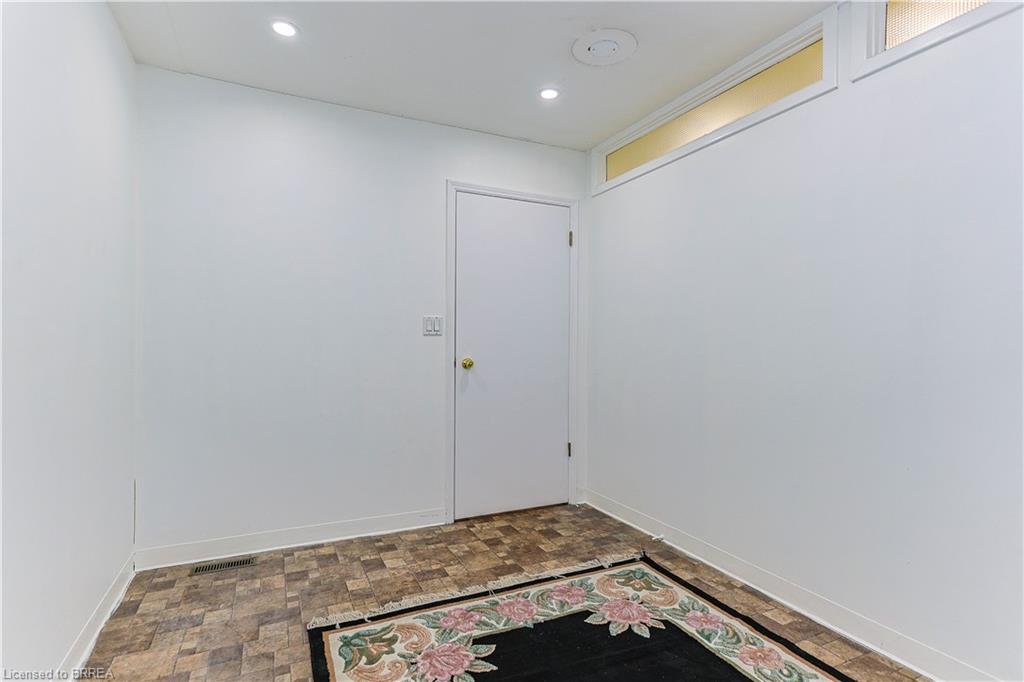 183 Erie Avenue Property Photo 36