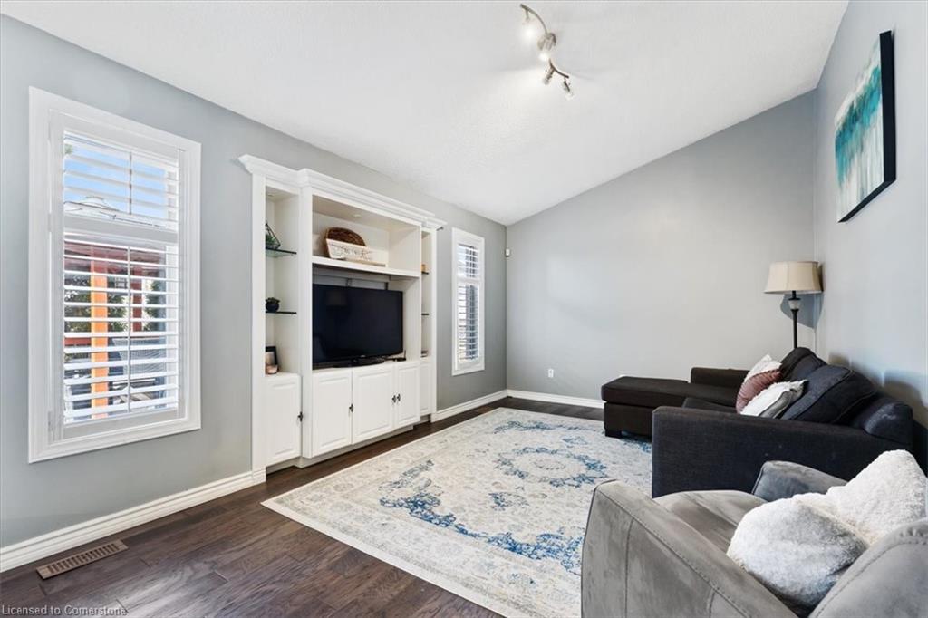6 Tamarack Court Property Photo 22