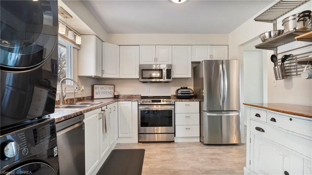 16 Scott Avenue Property Photo 6