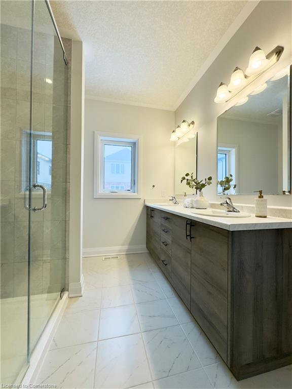 564 Nathalie Crescent Property Photo 24
