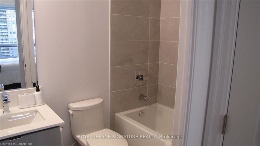 1001-36 Elm Drive W Property Photo 22