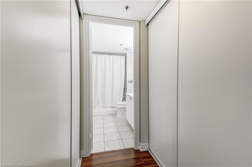 2405-100 Burloak Drive Property Photo 24