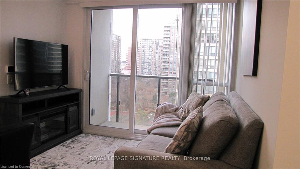 1001-36 Elm Drive W Property Photo 14