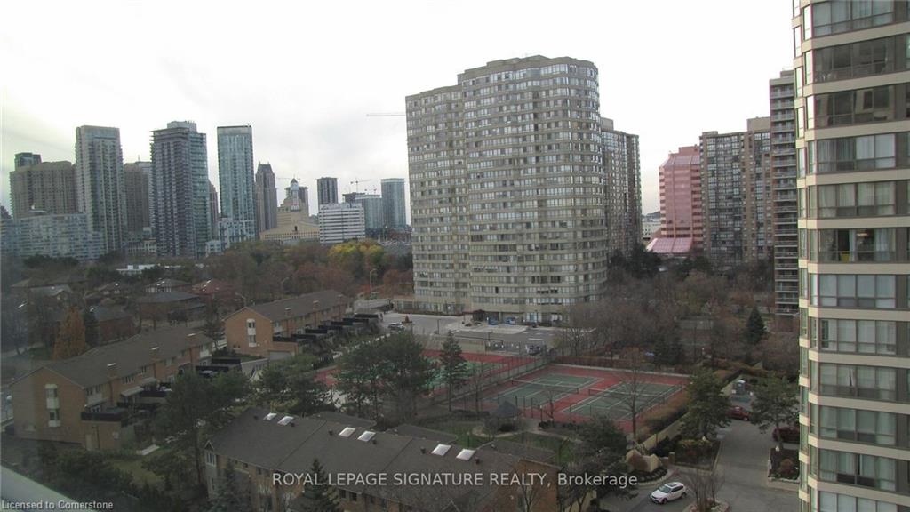 1001-36 Elm Drive W Property Photo 26