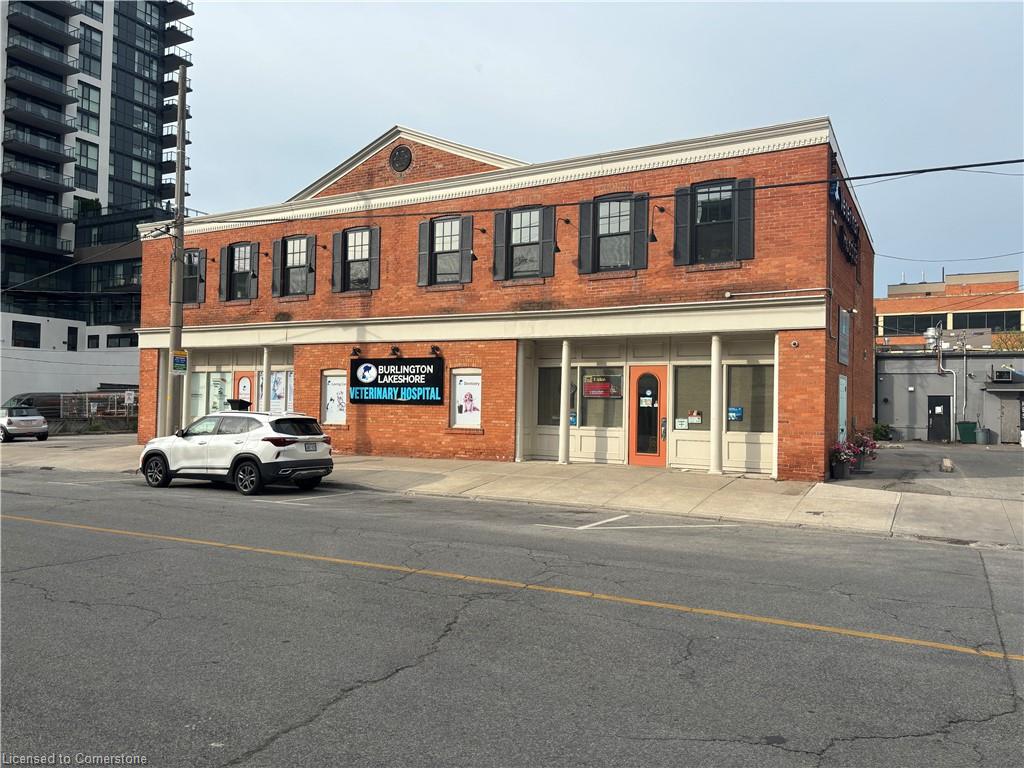 484 John Street Property Photo 3